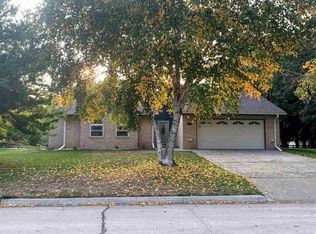 1411 Country Club Ln, Spencer, IA 51301
