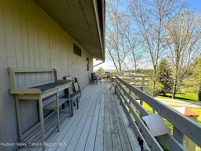 238 Kelly Rd — Photo 16