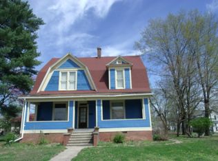 520 S 14th St, Herrin, IL 62948