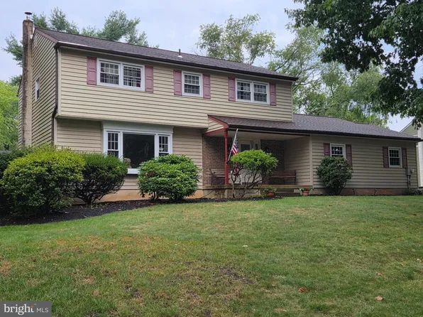 985 Garey Dr, Yardley, PA 19067