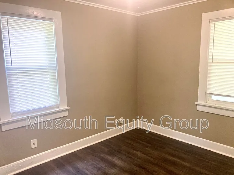 325 E Forest Ave — Photo 8