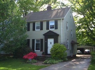 1008 Rushleigh Rd, Cleveland Heights, OH 44121