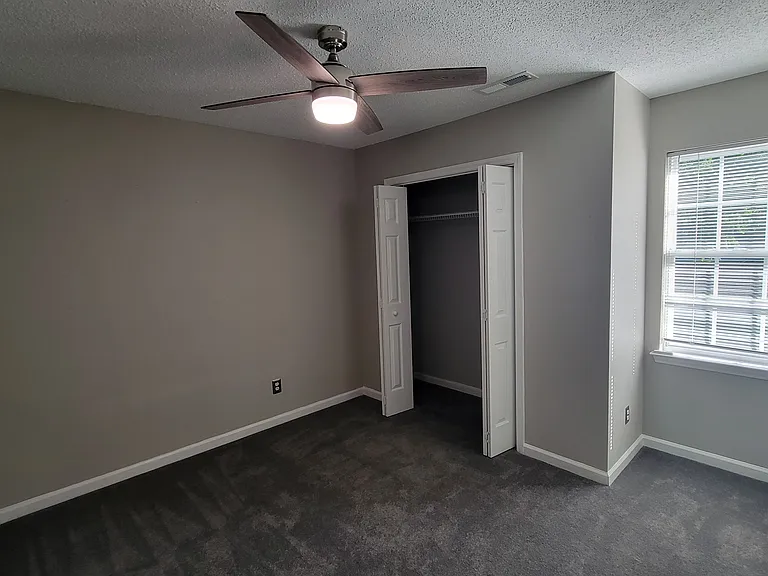 6107 Colchester Ln — Photo 20