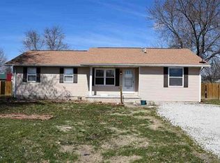 704 W 8th St, Grandview, IN 47615