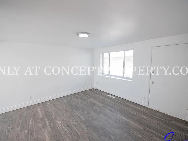 227 E St — Photo 31