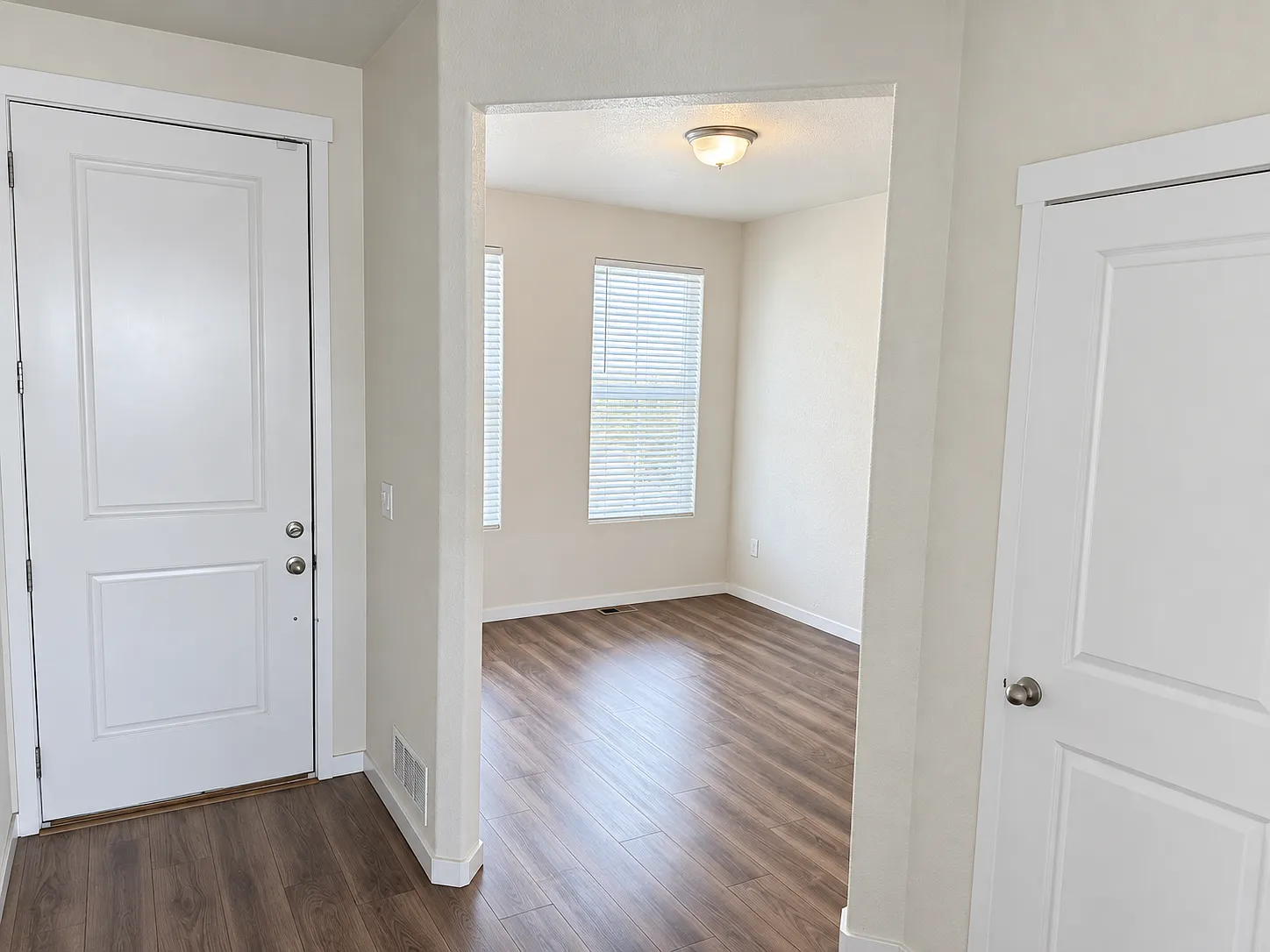 4 bed, 3.5 bath, 2136 sqft, $2,750 — Photo 3