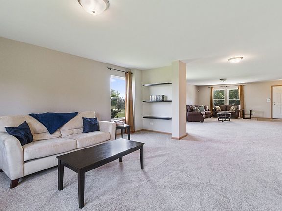 4th image of 390 E Barber Ct