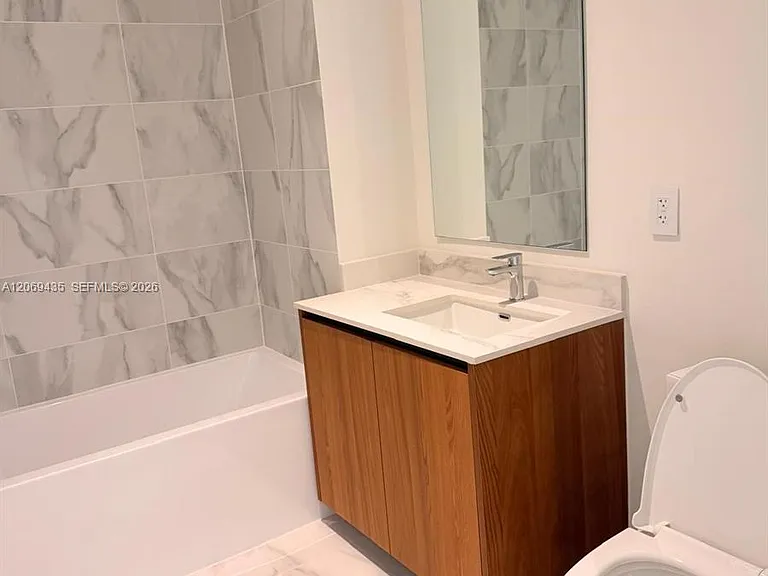 1400 Biscayne Blvd #702 — Photo 13