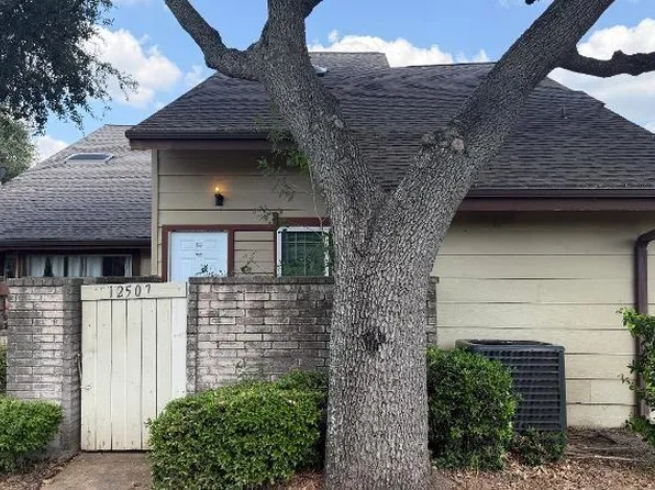 12517 Newbrook Dr, Houston, TX 77072