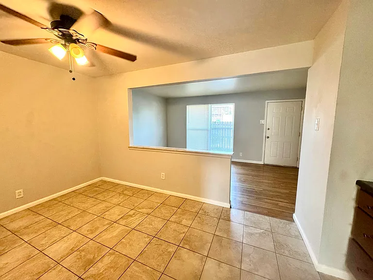 5225 Southwest Ave #105 — Photo 6