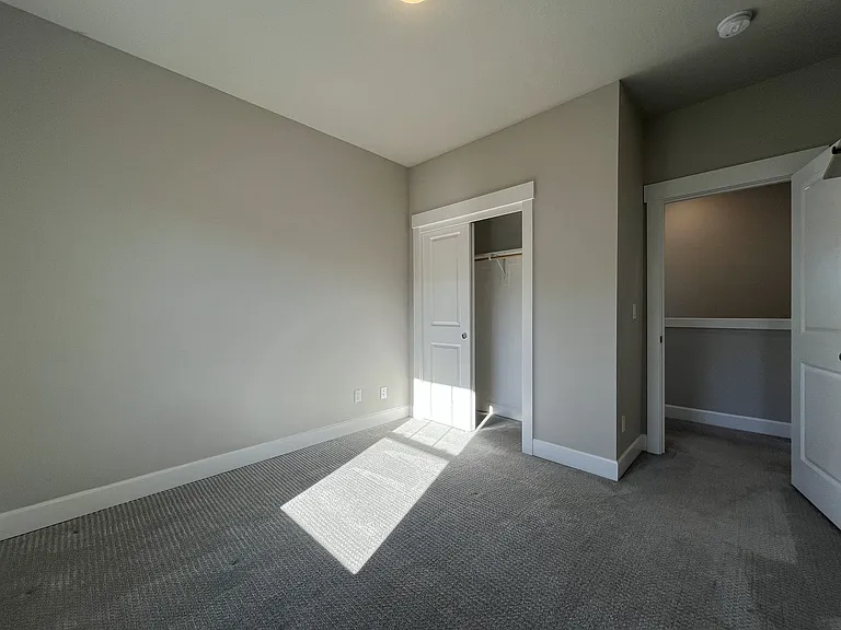 7002 SE Genrosa St — Photo 40