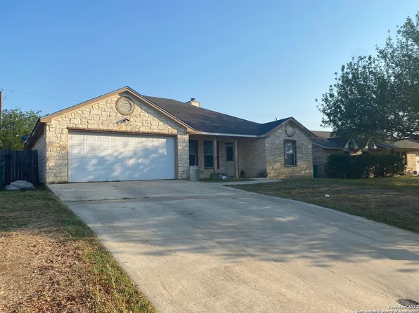111 SAGUARO, Jourdanton, TX 78026