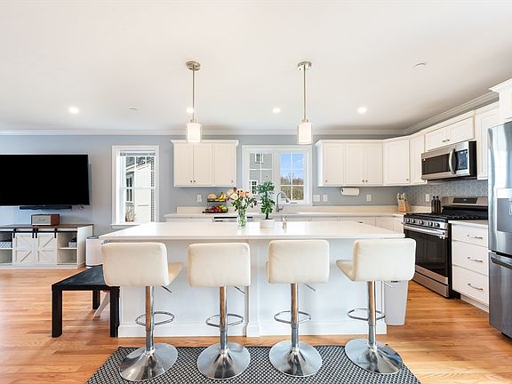 5th image of 1005 Auburn St #B3