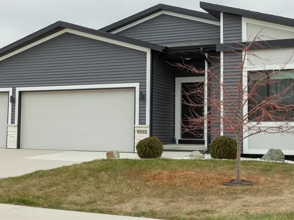 1913 Southbridge Dr, Adel, IA 50003