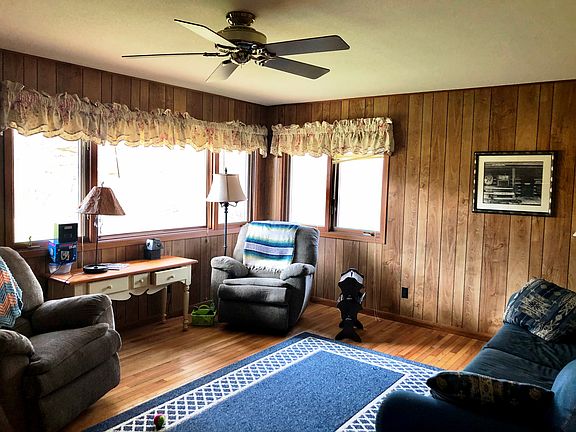 4th image of 931 Pine Ct