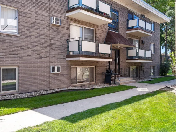 7404 W 111th St APT 206, Worth, IL 60482