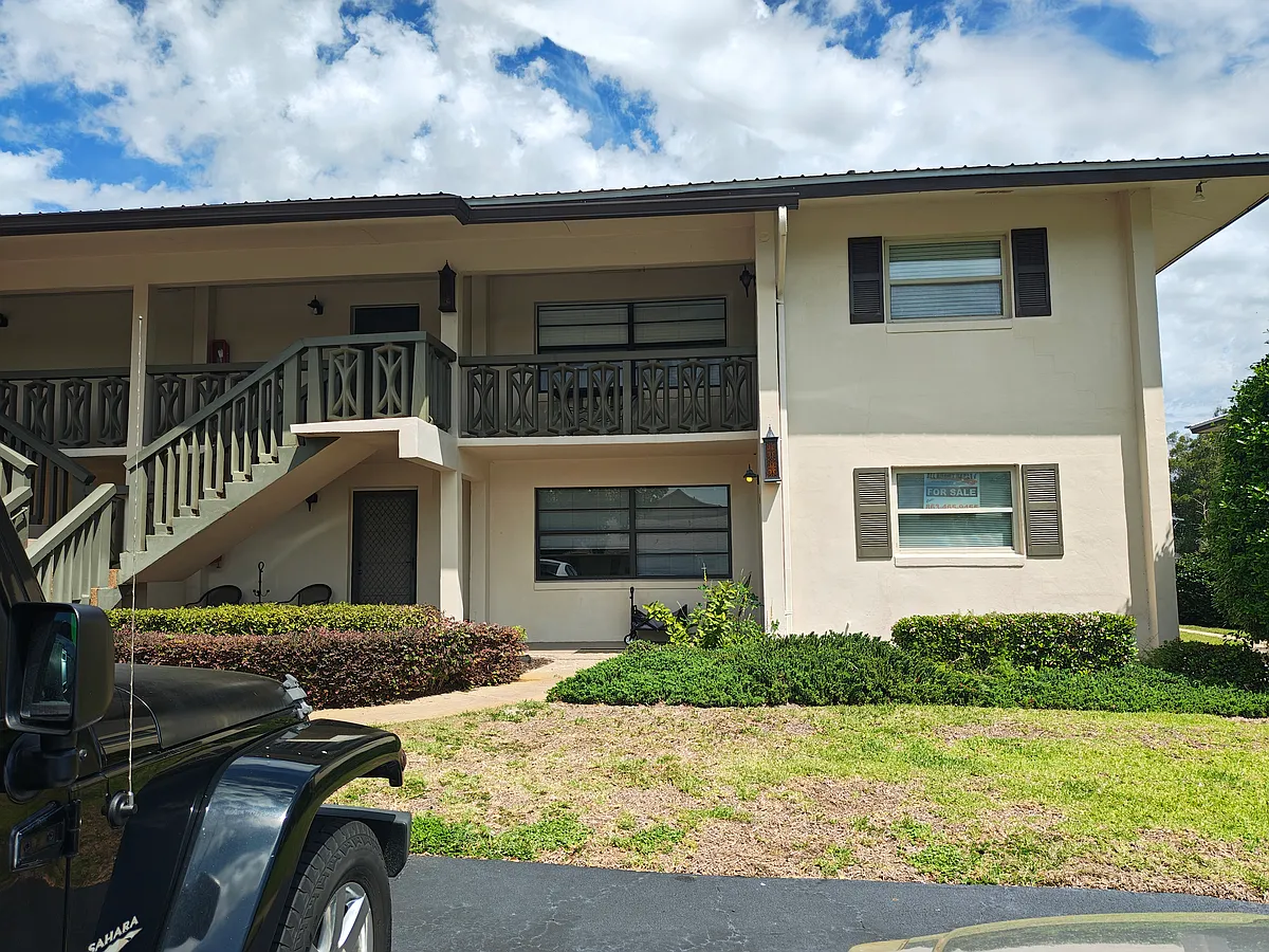 Building Photo - Fairway Ct
