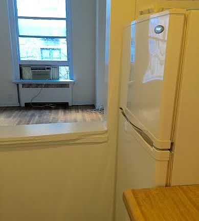 4th image of 71 W 68th St #4A