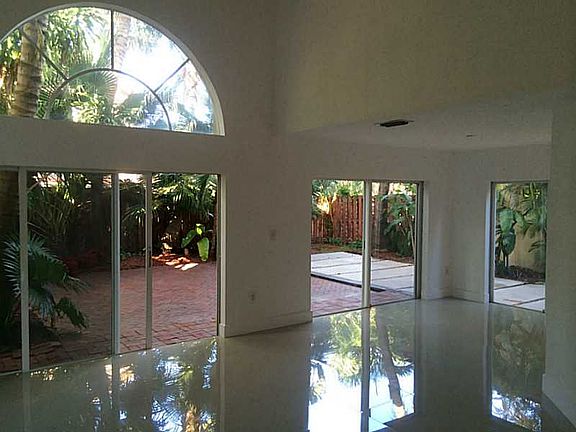 3rd image of 11365 NW 52nd St