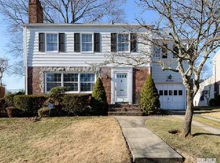 16 Maple St, Garden City, NY 11530