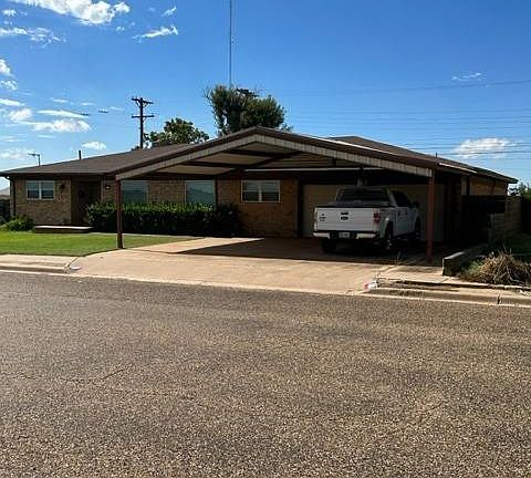 3rd image of 1305 S Pecos St