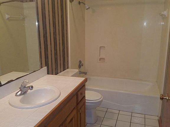4th image of 1506 S Vintage Ln