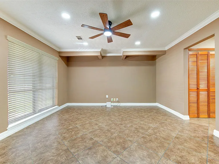 9922 Carmalee St — Photo 4