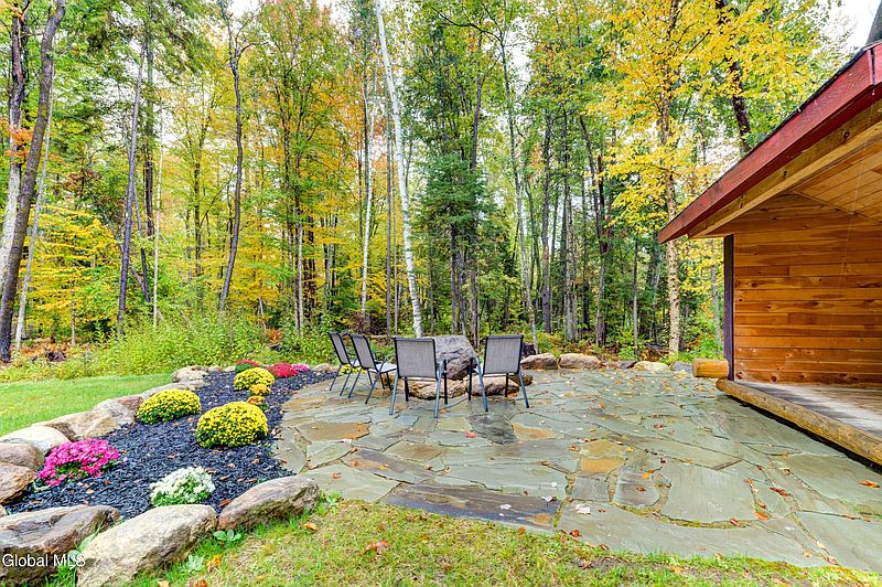 4th image of 112 Paradise Lane