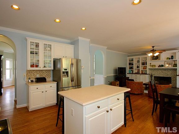 4th image of 713 Ainsley Ct