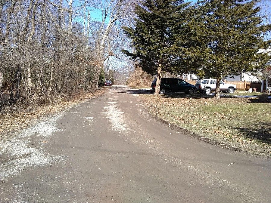 2nd image of 70 Huntington Blvd
