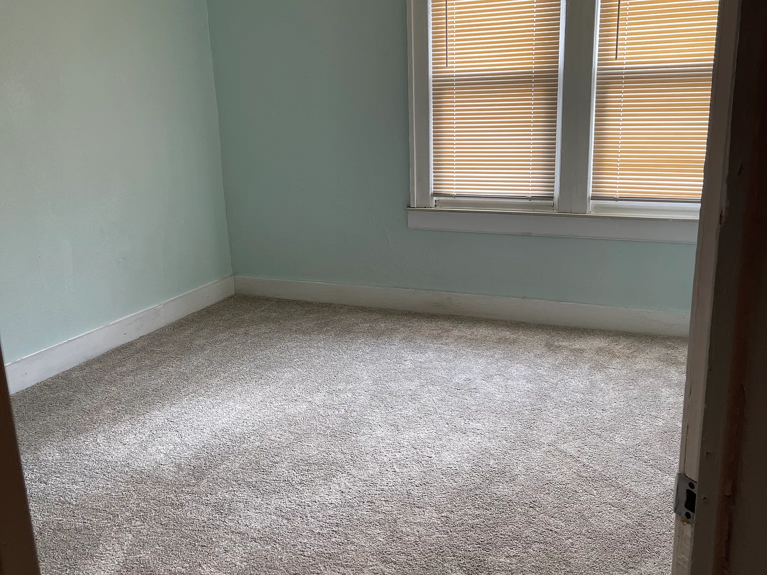 2 bed, 1192 sqft, $1,050 — Photo 4