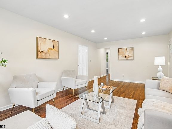 3rd image of 60 Flower Ave
