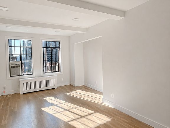 2nd image of 320 E 42nd St APT 2005