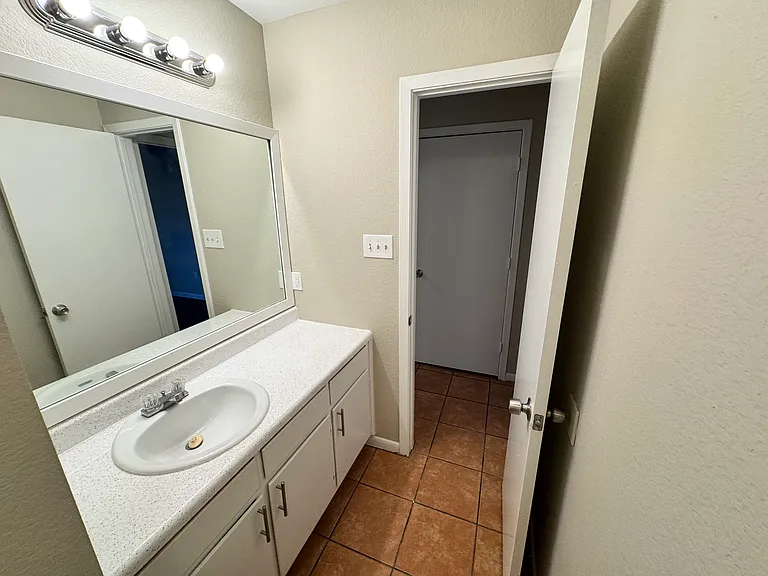 2967 Loving Ave #2969 — Photo 6