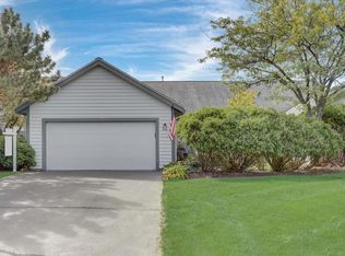 S75W17721 Harbor Cir #E, Muskego, WI 53150