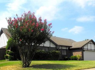 208 Stanford Dr, Bedford, TX 76021