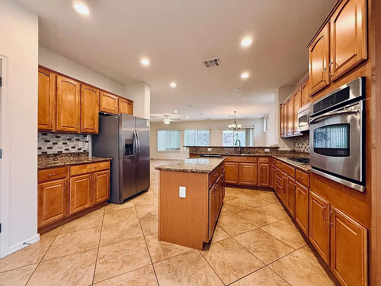 2119 Gunnison Pl — Photo 11