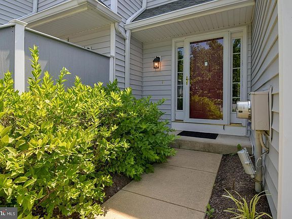2nd image of 49 E Jonathan Ct #49