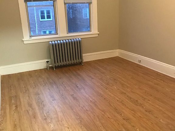 4th image of 3061 48th St APT 2R