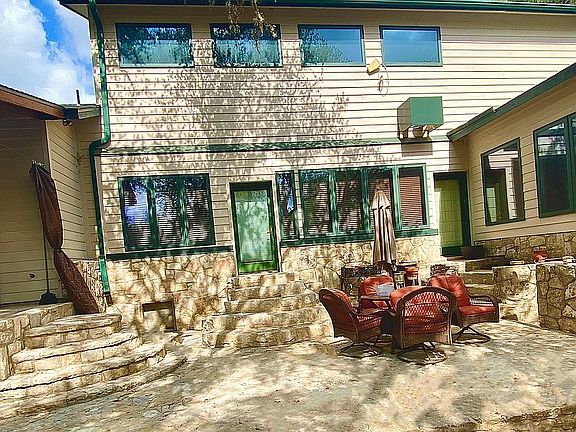 4th image of 19412 Greenhill Dr