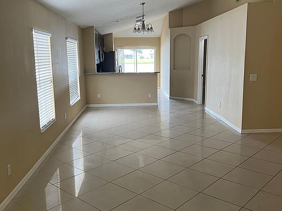 4th image of 10520 Lakeside Vista Dr