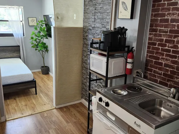 310 SW 9th Ave, Hallandale Beach, FL 33009