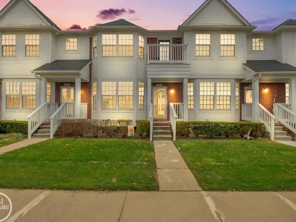 29212 Philadelphia Dr, Chesterfield, MI 48051