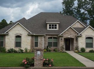206 Mission Hills Dr, Lufkin, TX 75901