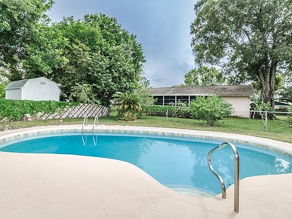 3rd image of 1869 Laurelwood Ln