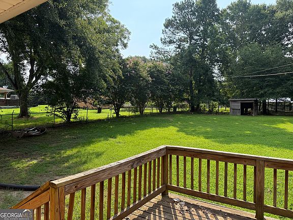 3rd image of 724 Virginia Ln