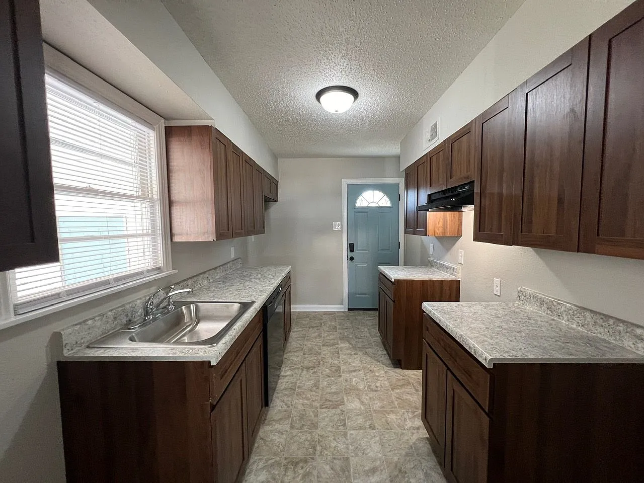 1977 Gayle Ave — Photo 3