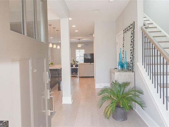 3rd image of 1754 Sanford Dr NW