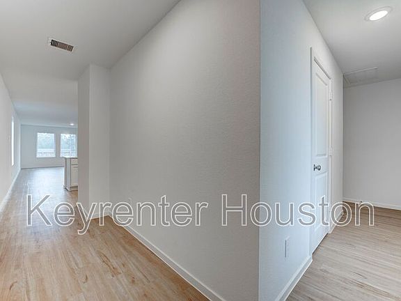 3rd image of 14979 N Ascot Bend Cir