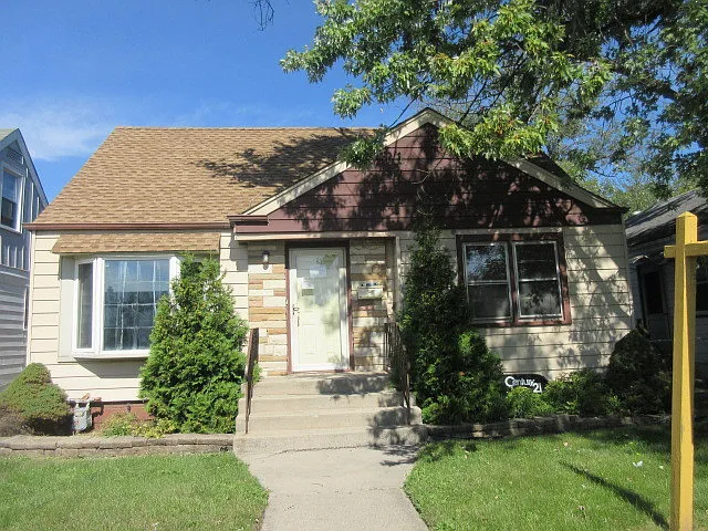 2638 122nd St photo 1